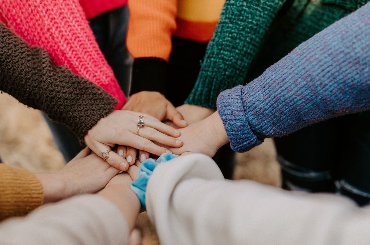 Imagen referencial de solidaridad y trabajo en equipo